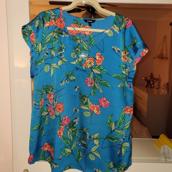 Express Floral Blue Women's Top - Picture 2 of 6
